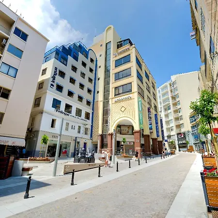 Apartment Idyllic With Valletta And Harbour Views Sliema