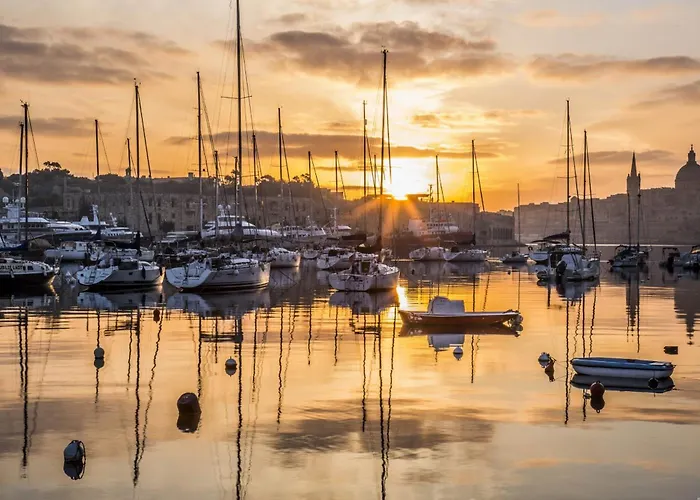 アパート Idyllic Valletta And Harbour Views By Buena Vista スリーマ