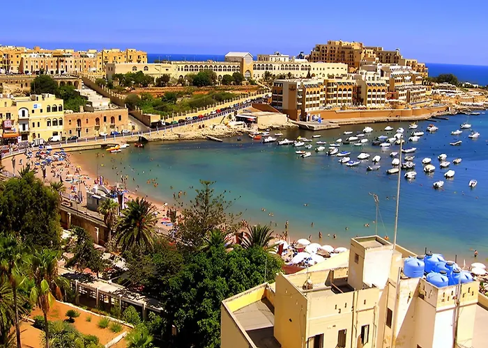 Idyllic Valletta And Harbour Views By Buena Vista * スリーマ
